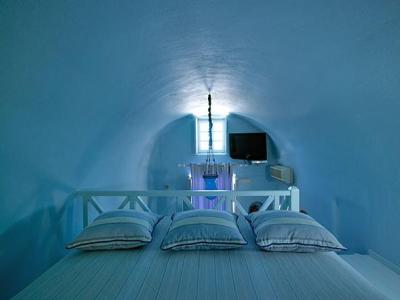 bedroom 2 - hotel alexander villa - santorini, greece
