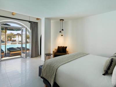 bedroom 1 - hotel kalisti hotel and suites - santorini, greece