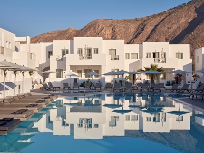 outdoor pool - hotel aqua blue - santorini, greece