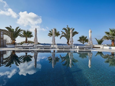 outdoor pool 1 - hotel petri suites - santorini, greece