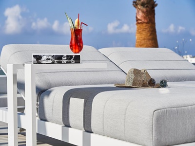 outdoor pool 4 - hotel petri suites - santorini, greece