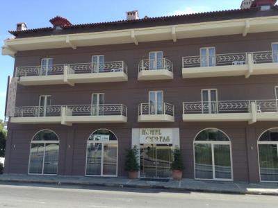 exterior view - hotel orfeas - kalambaka, greece