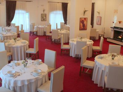 restaurant - hotel famissi eden - kalambaka, greece