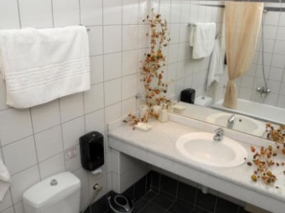 bathroom - hotel ianos - lefkas, greece