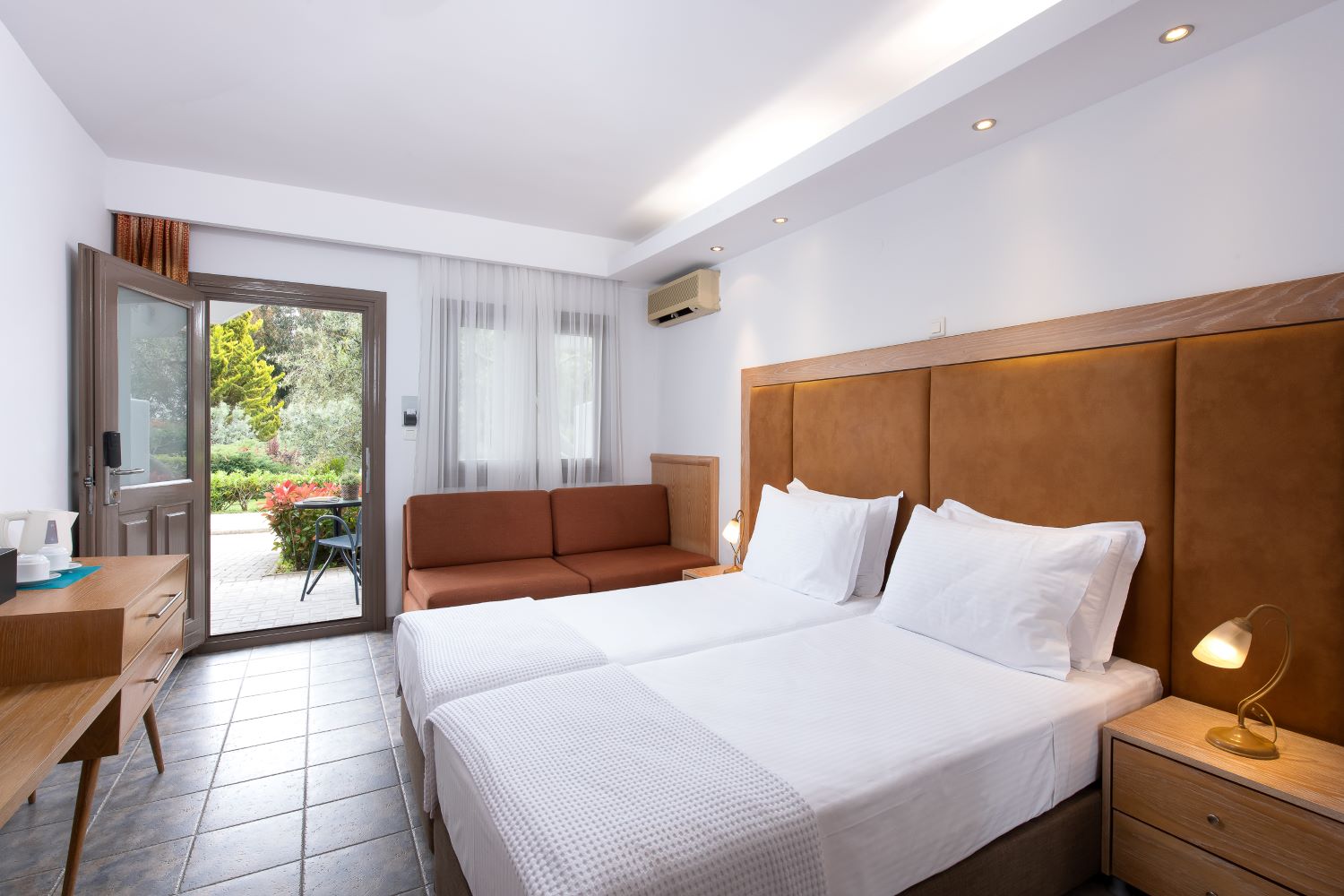 standard bedroom - hotel alexandros palace hotel and suites - halkidiki, greece
