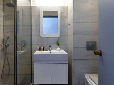 bathroom 1 - hotel vasia ormos - agios nikolaos, greece