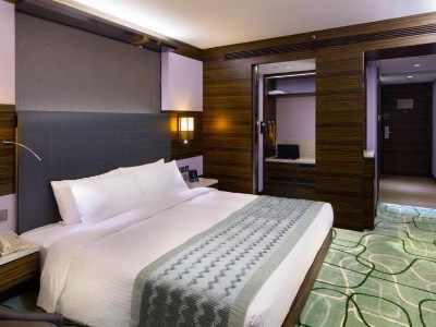 bedroom - hotel new world millennium - hong kong, hong kong