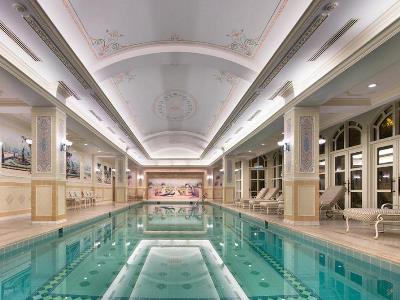 indoor pool - hotel hong kong disneyland - hong kong, hong kong