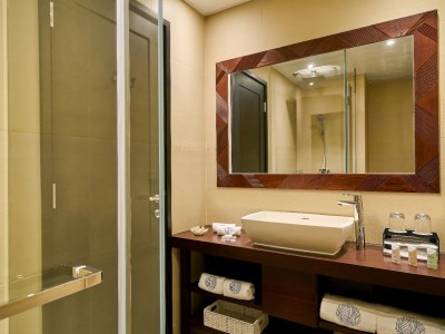 bathroom - hotel hotel cozi resort - hong kong, hong kong