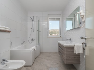 bathroom - hotel trogir palace - trogir, croatia
