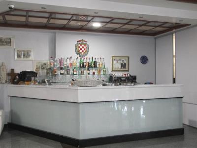 bar - hotel sveti kriz - trogir, croatia