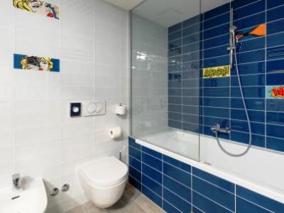 bathroom 2 - hotel pharos, hvar bayhill - hvar, croatia