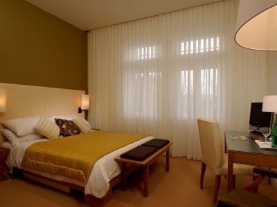 bedroom 9 - hotel astoria - opatija, croatia