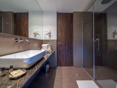 bathroom - hotel bellevue-superior city hotel - sibenik, croatia