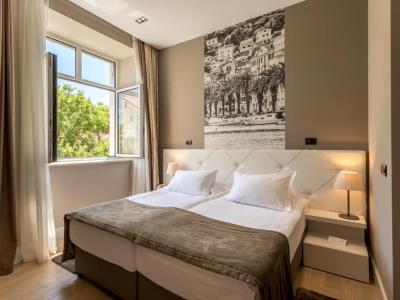 bedroom - hotel cornaro - split, croatia