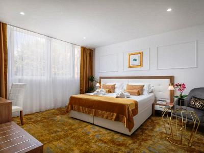 bedroom - hotel corner - split, croatia