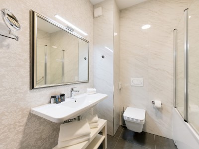 bathroom - hotel cvita - split, croatia
