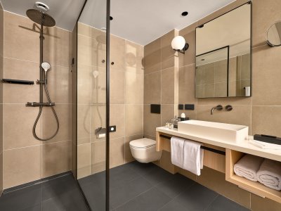 bathroom - hotel ambasador - split, croatia