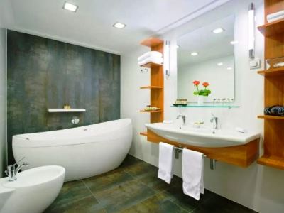 bathroom 1 - hotel international zagreb - zagreb, croatia