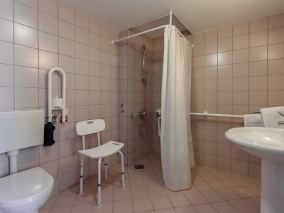 bathroom - hotel jezero - plitvice, croatia