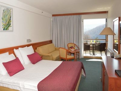 bedroom - hotel jezero - plitvice, croatia