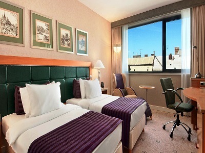 bedroom 1 - hotel crowne plaza budapest - budapest, hungary