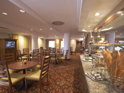 breakfast room - hotel millennium court marriott apartments - budapest, hungary