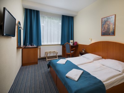 bedroom 1 - hotel benczur - budapest, hungary