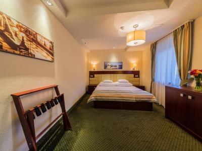 bedroom 1 - hotel president - budapest, hungary