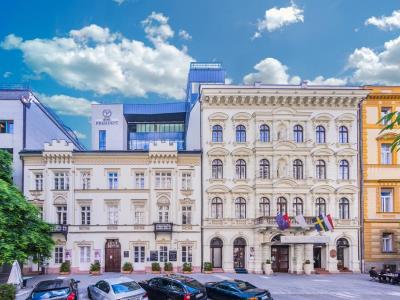 exterior view - hotel president - budapest, hungary