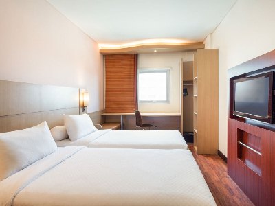 bedroom - hotel ibis balikpapan - balikpapan, indonesia