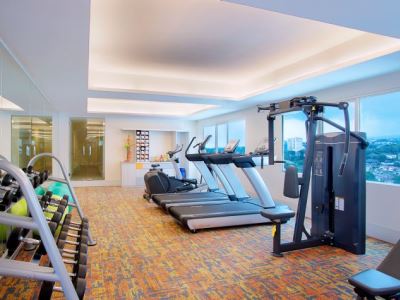 gym - hotel harris hotel and conventions ciumbuleuit - bandung, indonesia