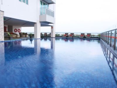 outdoor pool - hotel harris hotel and conventions ciumbuleuit - bandung, indonesia