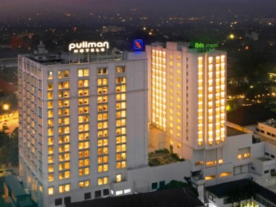 exterior view 1 - hotel pullman bandung grand central - bandung, indonesia