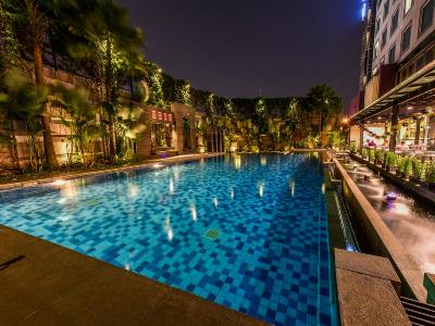 outdoor pool - hotel holiday inn bandung pasteur - bandung, indonesia