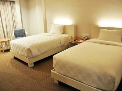 bedroom 4 - hotel beverly hotel batam - batam, indonesia