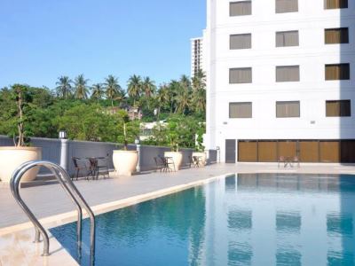 outdoor pool - hotel beverly hotel batam - batam, indonesia