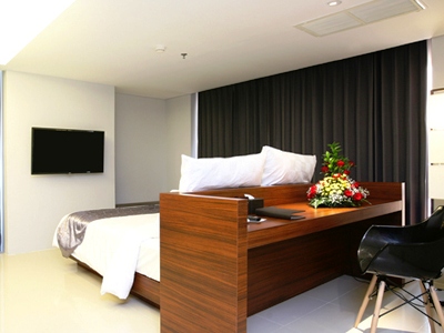 bedroom - hotel crown prince - surabaya, indonesia