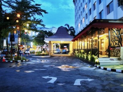 exterior view - hotel grand inna tunjungan - surabaya, indonesia