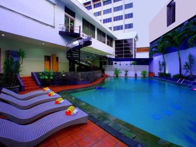 outdoor pool - hotel grand inna tunjungan - surabaya, indonesia