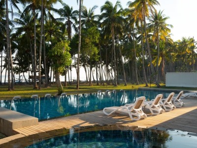 outdoor pool - hotel the kayana beach lombok - lombok, indonesia