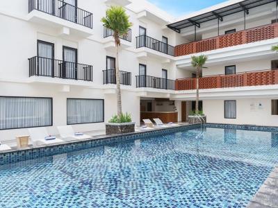 indoor pool - hotel swiss-belcourt lombok - lombok, indonesia