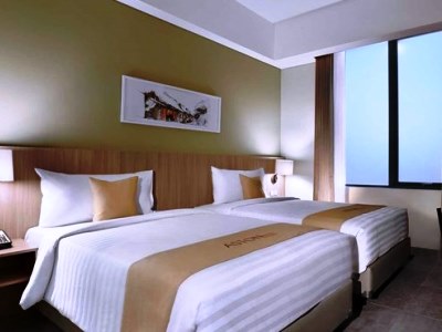 bedroom 4 - hotel aston inn mataram - lombok, indonesia