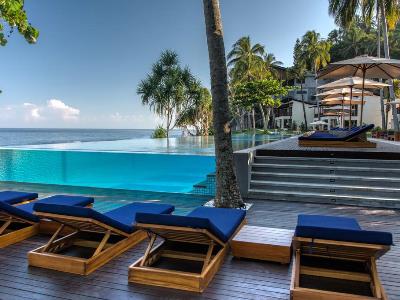outdoor pool - hotel katamaran resort - lombok, indonesia