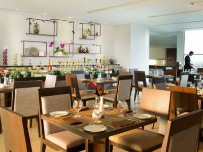 restaurant 1 - hotel santika premiere dyandra medan - medan, indonesia