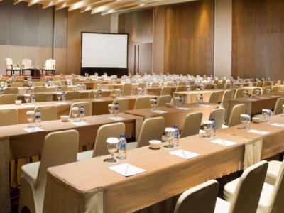 conference room - hotel santika premiere dyandra medan - medan, indonesia