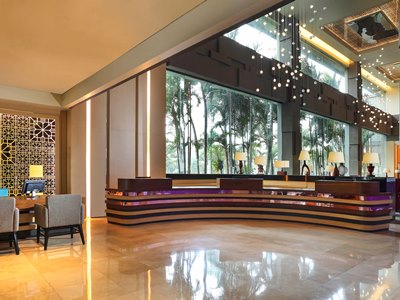 lobby - hotel grand mercure maha cipta medan angkasa - medan, indonesia