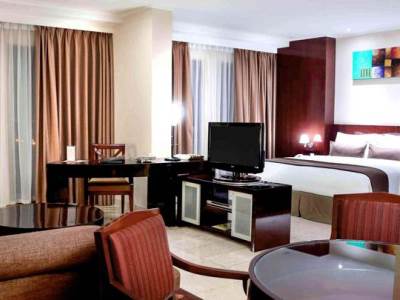 junior suite - hotel aryaduta palembang - palembang, indonesia