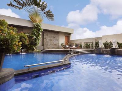 outdoor pool - hotel aryaduta palembang - palembang, indonesia
