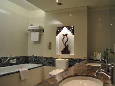 bathroom - hotel royal surakarta heritage solo - mgallery - surakarta, indonesia